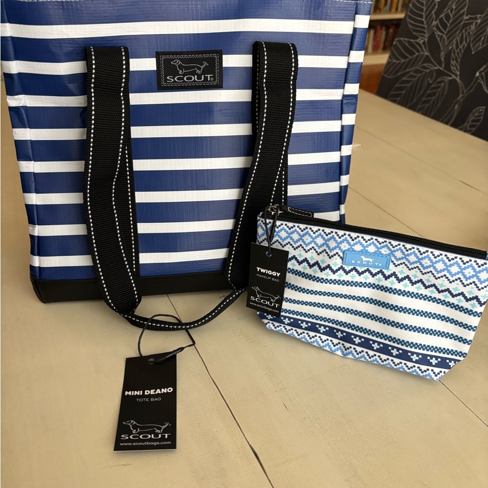 Scout Navy and White Patterned Tote Bag with Makeup Bag NWT